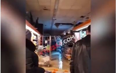 В Одессе супермаркет затопило кипятком.