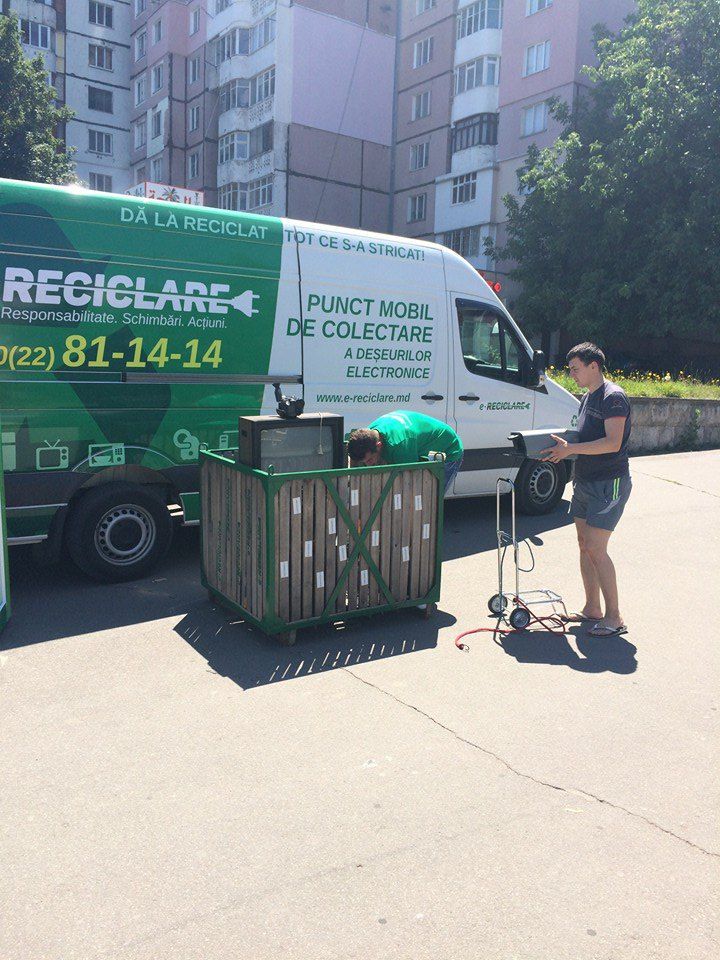 E-reciclare: Сбор электронного мусора на Буюканах.