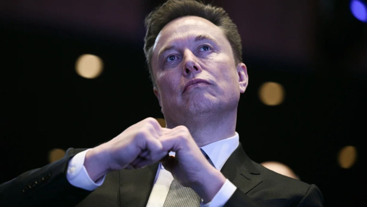 Musk: Primul oraș de pe Lună ar putea apărea în mai puțin de 10 ani.