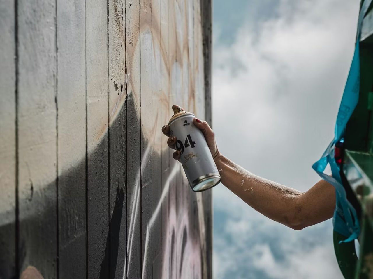 Ударение в слове «граффити» изменилось с первого слога на второй.