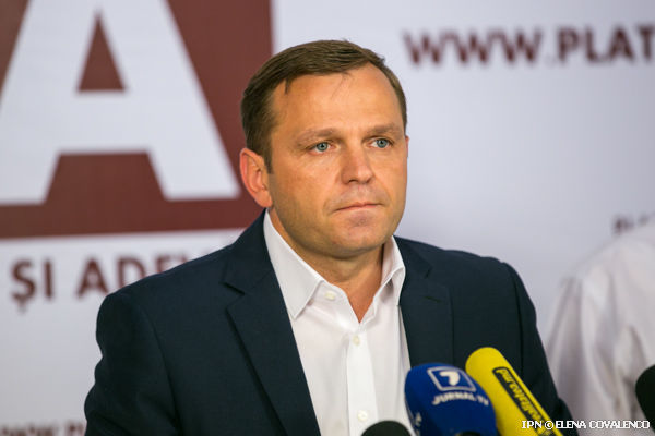 Лидер Политической партии „Платформа достоинство и правда” Андрей Нэстасе.