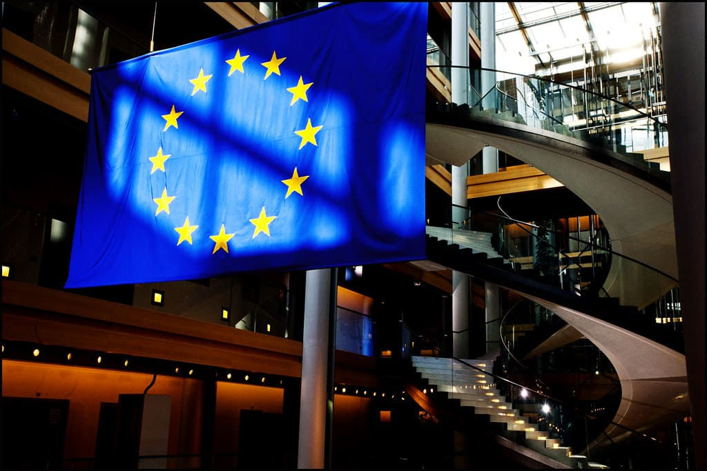 Parlamentul European vrea să amâne aprobarea acordului comercial cu SUA.
