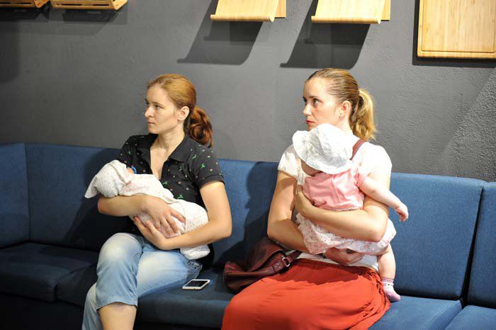 В столичном ресторане открыли уголок для грудного вскармливания детей.