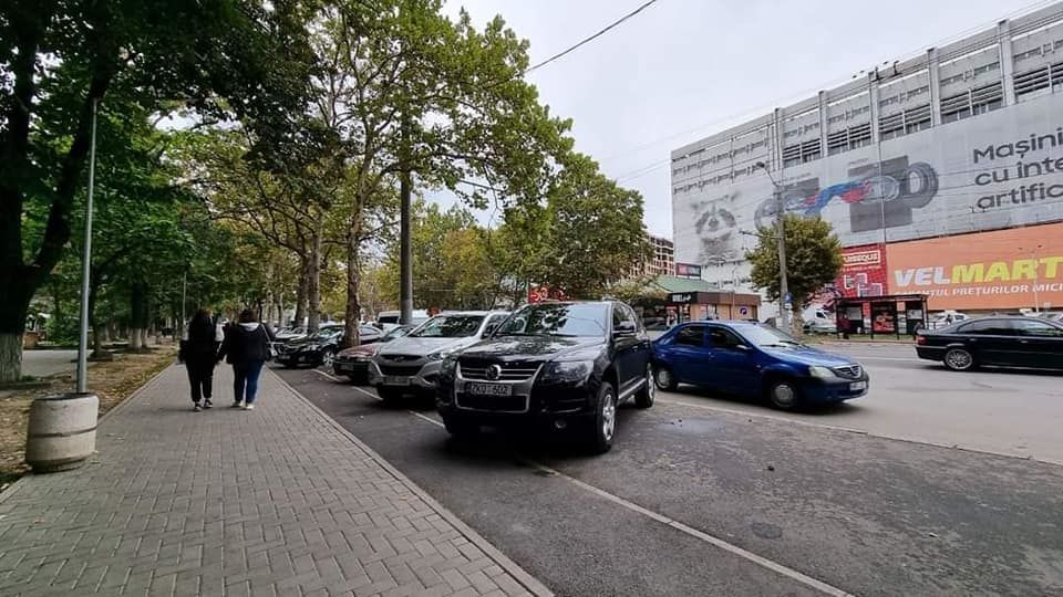 Около 40 парковочных мест обустроят перед парком «Алунелул».