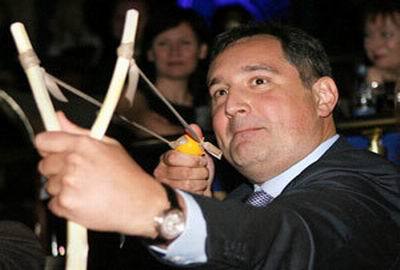 Această problemă urmează să fie abordată luni, în cadrul vizitei lui Rogozin la Chişinău, precizează Itar-Tass.