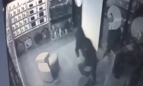 Трое молодых людей, среди которых один несовершеннолетний, задержаны полицией Кишинева.