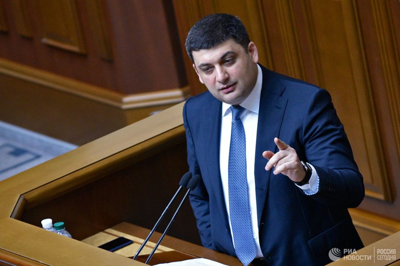 Гройсман примет участие в досрочных выборах в Раду.