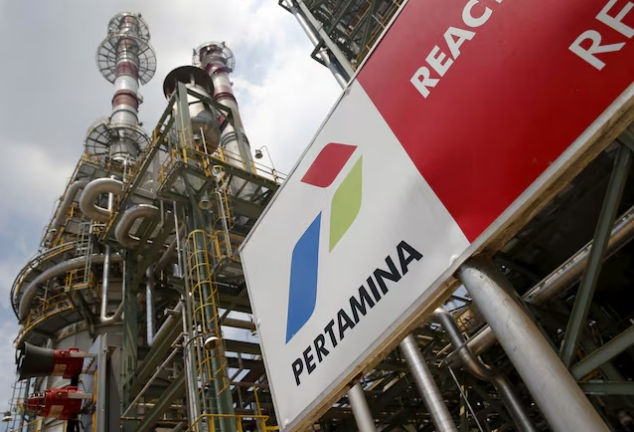Индонезия впервые за много лет решила покупать дешевую российскую нефть.