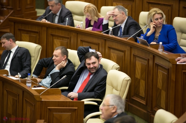 Oficialul i-a sfătuit pe deputații comuniști să-și perfecteze pașapoarte biometrice dacă vor să beneficieze de libera circulație în statele Schengen.