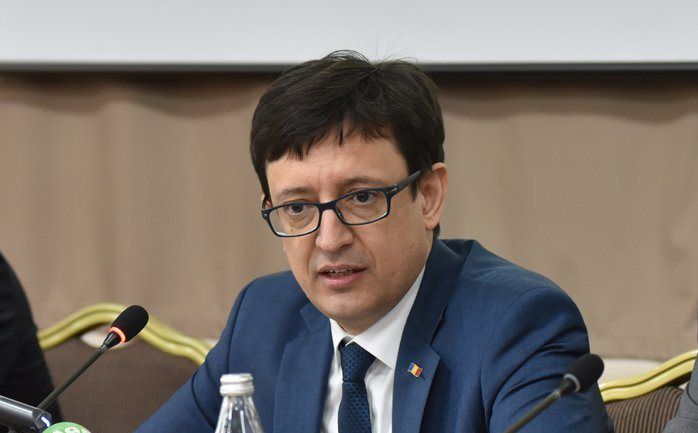 Министр финансов Октавиан Армашу.