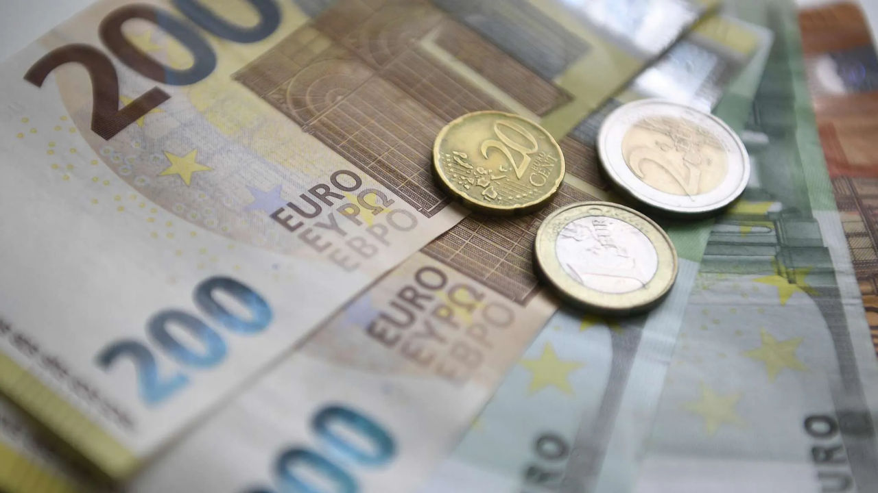 Aderarea Republicii Moldova la Spațiul unic de plăți în euro, parțial aprobată.