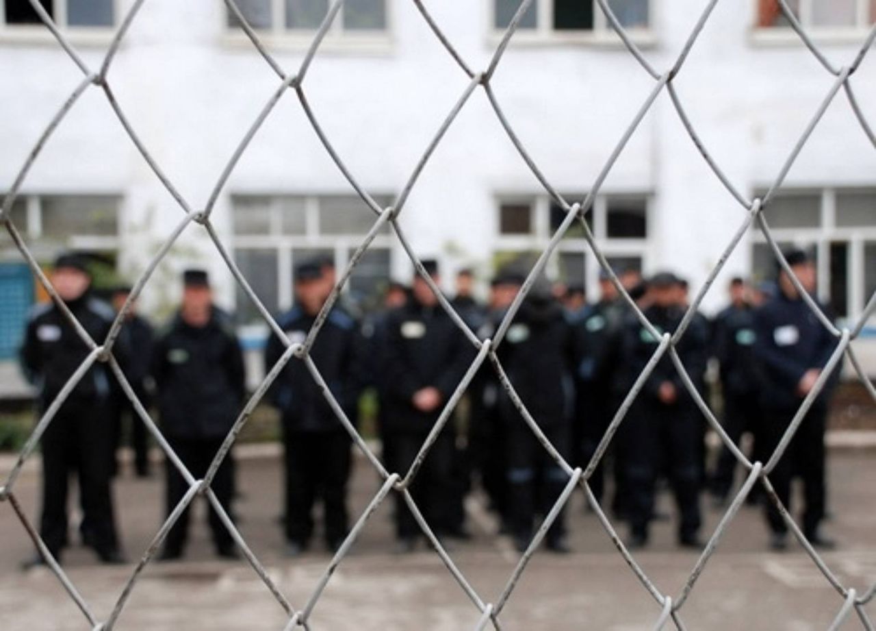 Более 40 заключенных и 25 сотрудников пенитенциаров находятся на лечении от COVID.