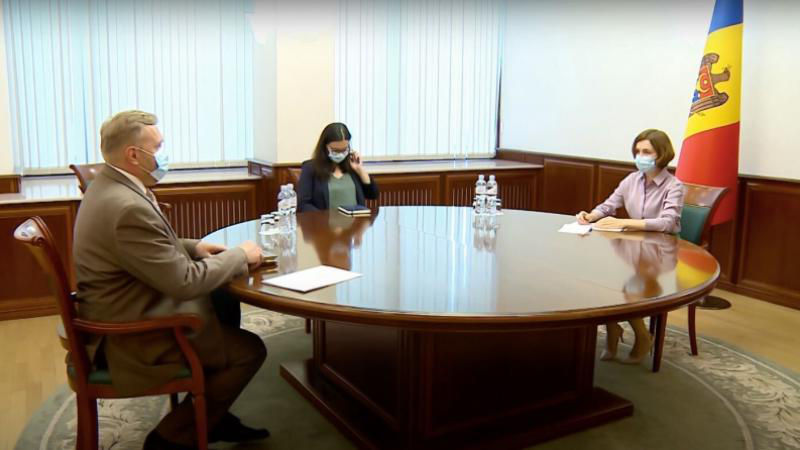 Санду на переговорах с послом Украины обсудила вызовы безопасности.