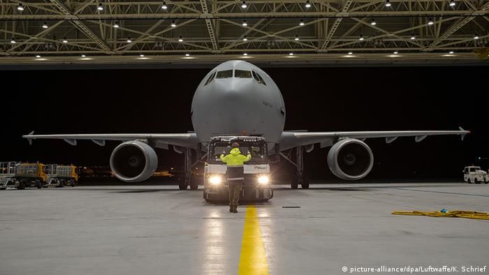 Германия принимает на лечение тяжелобольных COVID-19 из Румынии.