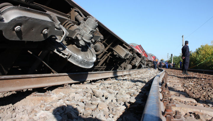 Două persoane rănite după ce un tren a deraiat într-o gară foarte aglomerată din Moscova.