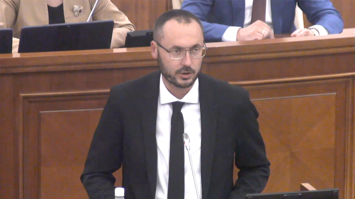 Депутат от блока ACUM Сергей Литвиненко. 