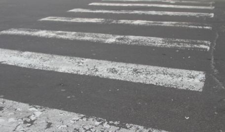 O minor dă opt ani a fost lovită de o maşină în capitală. Accidentul s-a produs acum o oră pe strada Petru Ungureanu, în preajma Liceului Teoretic „Vasile Lupu”.