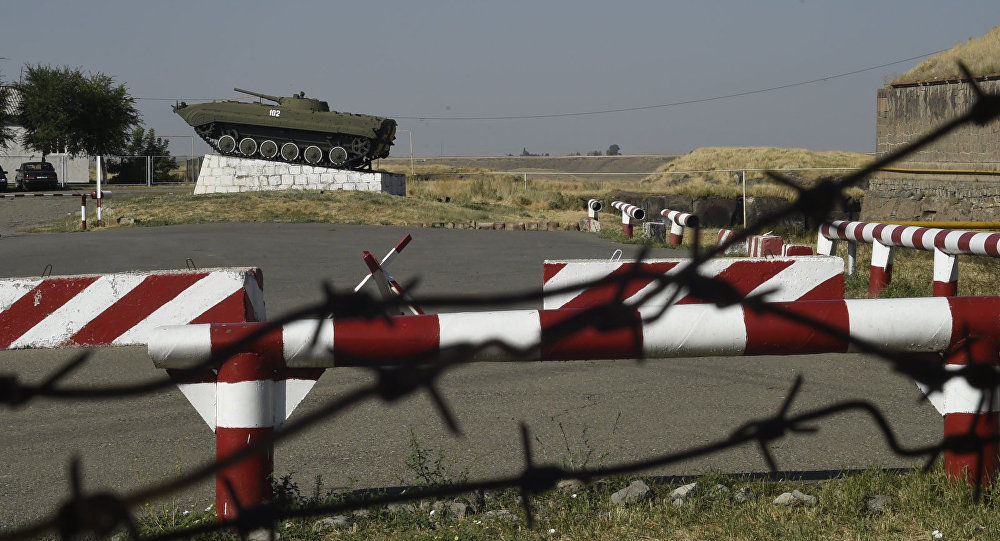 Пьяные российские военные устроили драку в Армении.