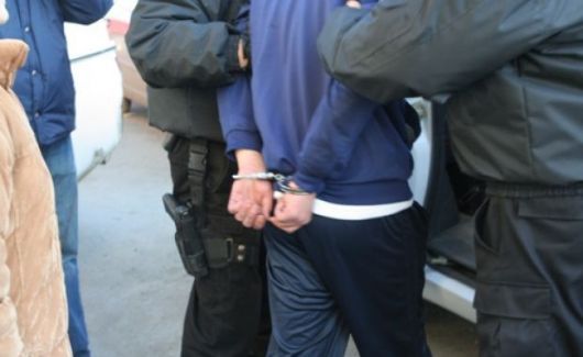 Oamenii legii din Moscova cercetează circumstanţele producerii crimei.