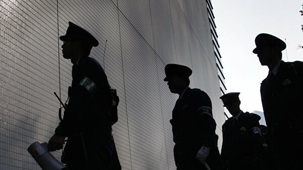 В Японии трех человек ранили при нападении на ресторан.