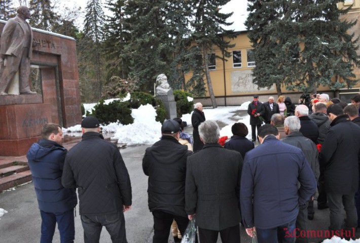 Молдавские коммунисты отметили день рождения Ленина.