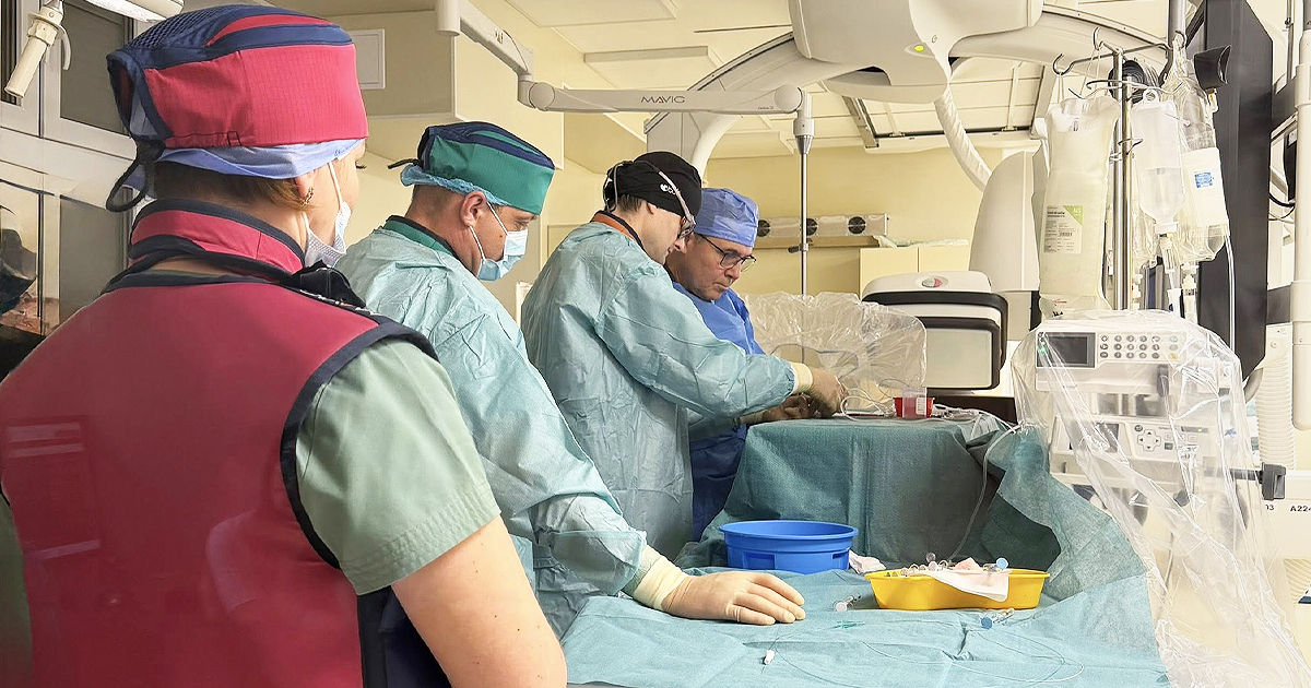 Premieră medicală în Moldova: Un medic din Germania, asistat de specialiștii noștri, a operat cinci copii.