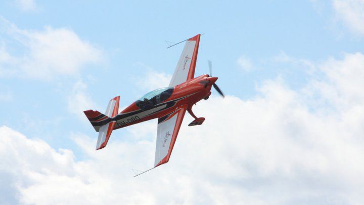 Cei mai buni piloţi din lume, la Campionatul de Acrobații Aviatice