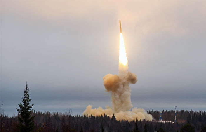 Экспериментальная ракета-носитель, запущенная с космодрома Плесецк в среду, упала в Архангельской области.