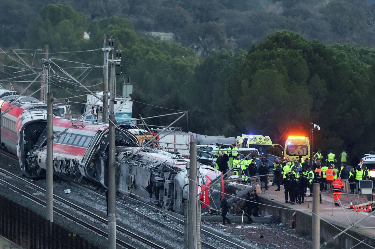 Numărul persoanelor decedate în urma accidentului feroviar din Spania a ajuns la 39.