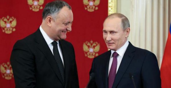 Igor Dodon își demonstrează din nou atașamentul față de cultul personalității față de liderul rus Vladimir Putin.