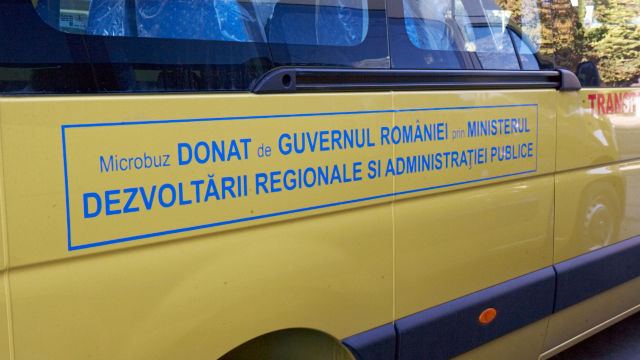 Contractul de donare de către Guvernul României a celor 96 de microbuze a fost semnat. 