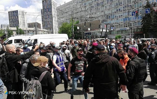 В Киеве произошли стычки между сторонниками и противниками Медведчука.