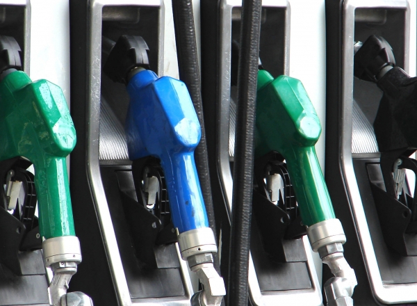 De sarbatori se intampla miracole. 11 companii petroliere ieftinesc benzina si motorina in doar o singura saptamana.