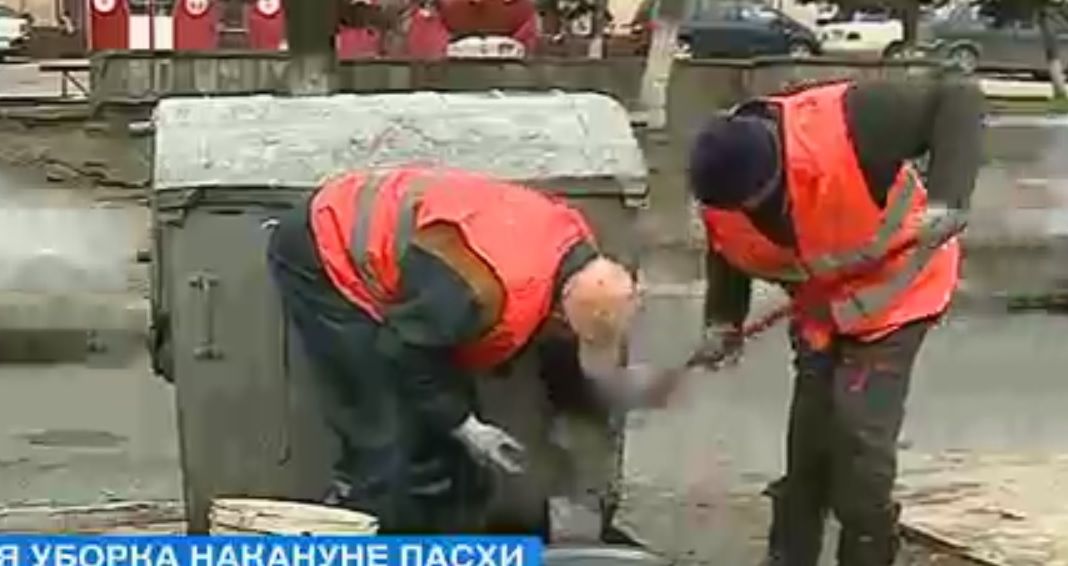 У коммунальщиков до Пасхи расписан каждый день - нужно многое успеть.