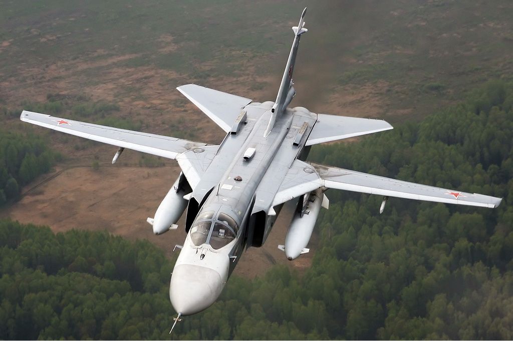 Бомбардировщик Су-24М