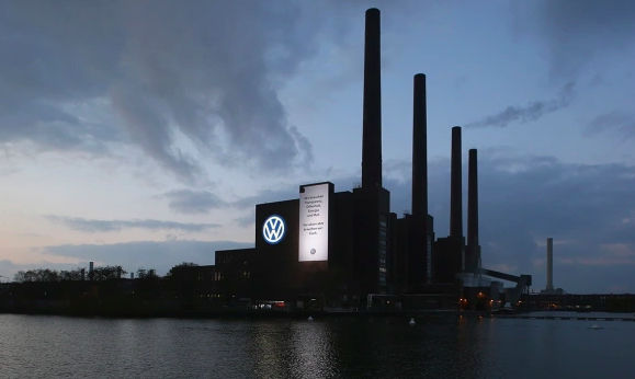 Крупные акционеры Volkswagen требуют немедленных мер для усиления конкурентоспособности.
