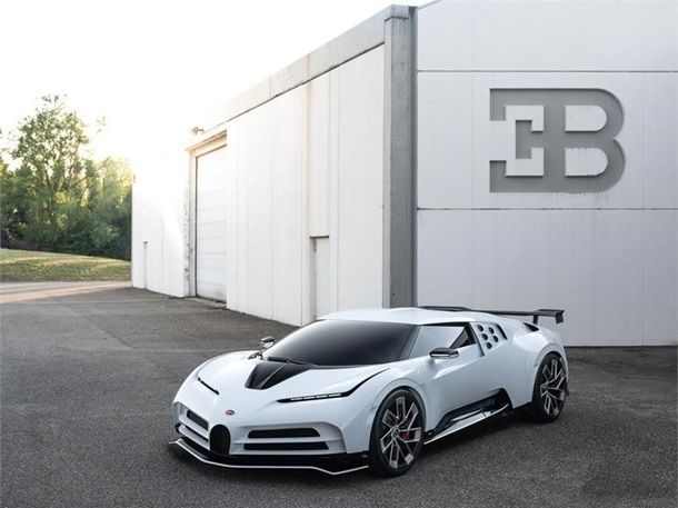 Появились фото гиперкара Bugatti за $8,9 миллиона.