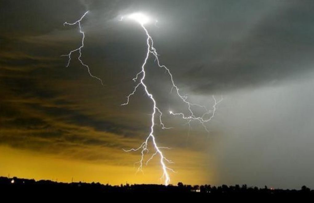 . Meteorologii prognozează ploi puternice dar de scurtă durată pentru zilele de luni și marți. 