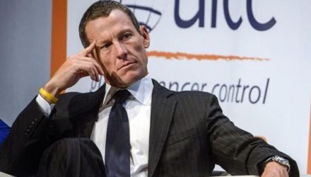 Deşi nu a mai postat un tweet de aproape o săptămînă, Lance şi-a modificat descrierea: "Cresc 5 copii