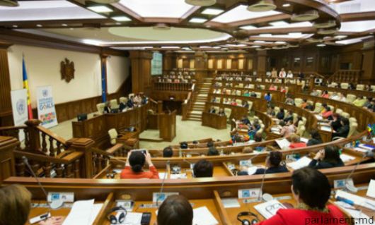 Parlamentul, în discuţie cu 150 de primăriţe din ţară. Foto: parlament.md