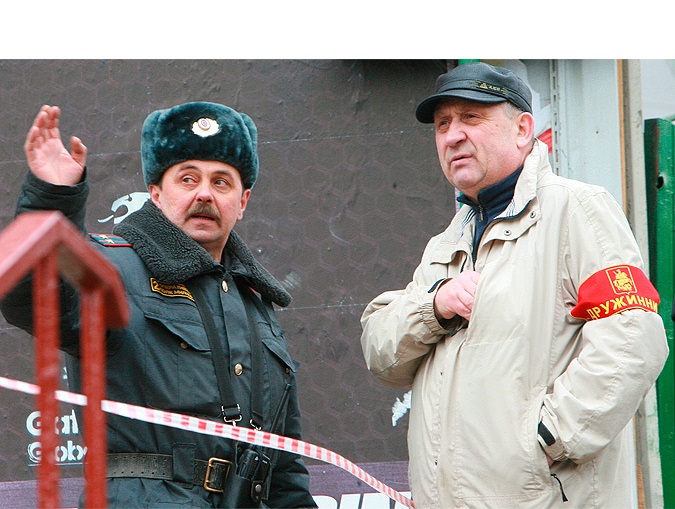 Нелегалов будут ловить народные дружинники.