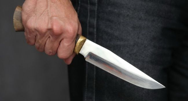 Очевидцы утверждают, что нападавший забежал в мечеть.