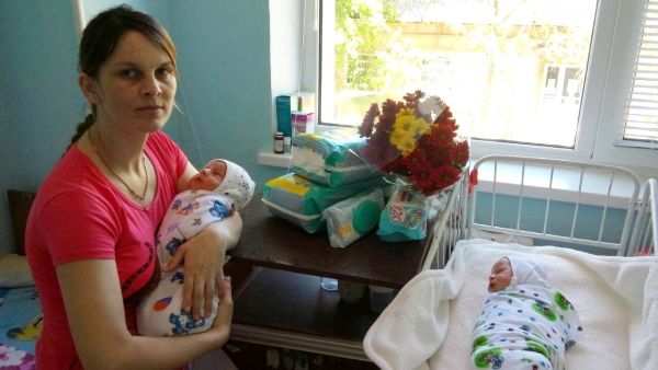 В Чадыр-Лунге родились близнецы весом более трех килограммов каждый.