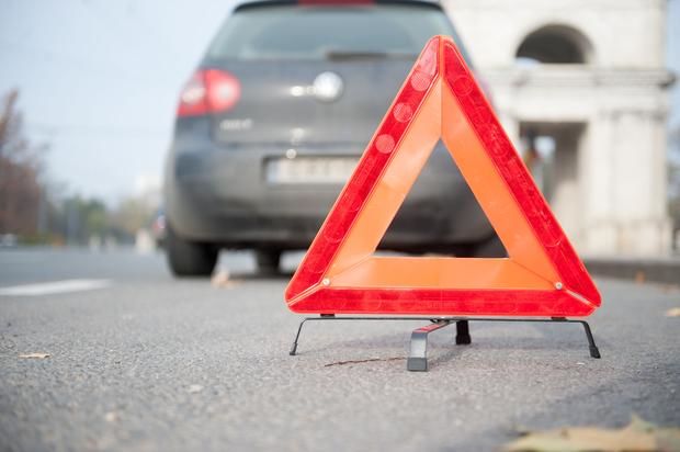 Accident la Edineț: Un microbuz şi un camion s-au ciocnit violent
