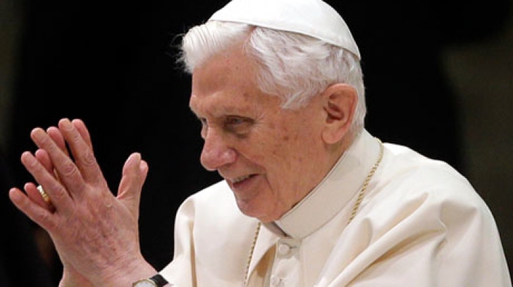 Cardinalul Joseph Ratzinger, a fost atât de dezamăgit de scandalul de pedofilie în care au fost implicaţi mai mulţi membri ai Curiei Romane, încât a decis să se retragă.