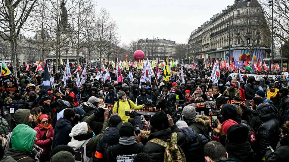 Во Франции тысячи человек вышли на протесты против закона об иммиграции.