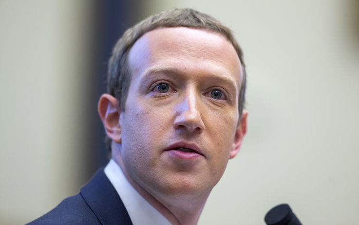 Цукерберг потерял $5 млрд после того, как рухнули акции facebook
