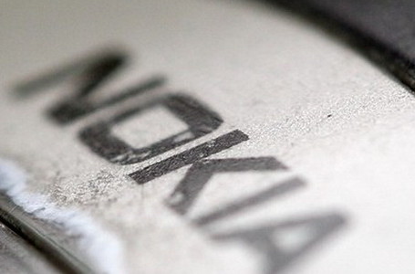 После опровержения Samsung, ценные бумаги Nokia подешевели на 2%. 