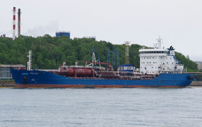 Греция арестовала российский нефтяной танкер в рамках санкций ЕС.