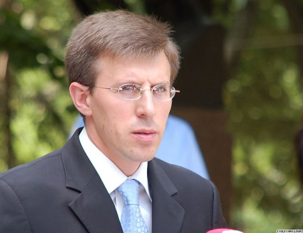 Dorin Chirtoacă, primarul de Chişinău, degrevat din funcţie pentru a putea participa la alegerile parlamentare, va reveni în timpul cel mai apropiat la Primărie.